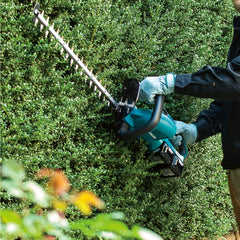 Aparador de Cerca Viva Arbustos 550Mm Potência 320W Com Resistência Água e Poeira DUH551Z Makita