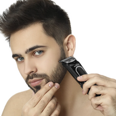 Aparador de Pelos BAP21P Multigroom Britânia 7 Acessórios de Corte e Indicador de Bateria Bivolt