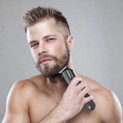 Aparador Raspador de Pelos BAP20 Multigroom Britânia 11 Acessórios de Corte Resistente Água Bivolt