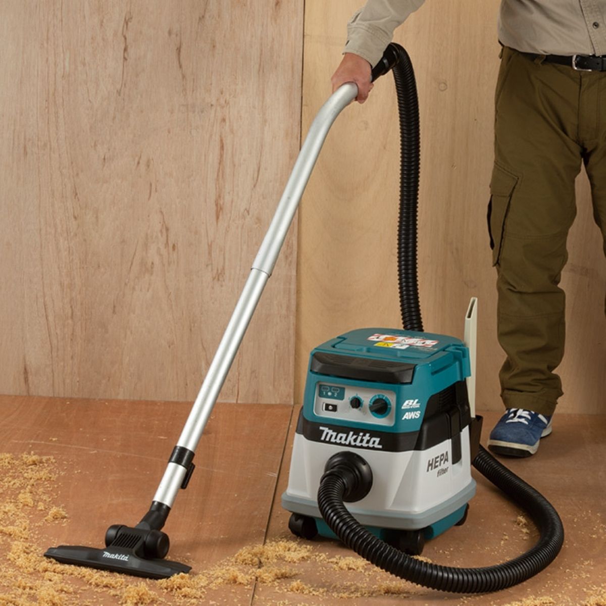Aspirador de Pó 8L Sem Fio 36V Com AWS Filtro HEPA 10 Sacos Coletores Acessórios DVC867LZX1 Makita - Guimepa