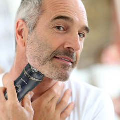 Barbeador BBA02 Shave Britânia Sem Fio Com Função Retrátil para Bigode e Costeletas Bivolt