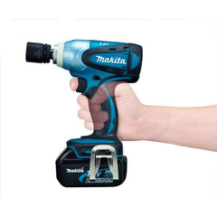 Chave de Impacto à Bateria 18V Li-Ion com Bateria Carregador Maleta DTW251RFE Makita