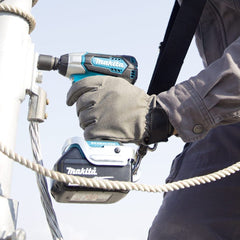 Chave de Impacto 18V 2400 RPM Com 2 Baterias Carregador Mak-Pac 2 Torque 180N.m DTW180RTJ Makita