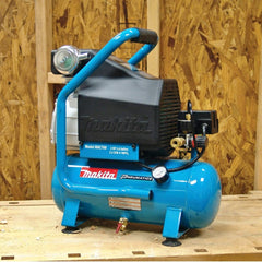 Compressor de Ar 2.0 Hp 130PSI Com Tanque de 9,8L e Pezinhos MAC700 110V Makita