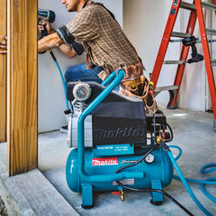 Compressor de Ar 2.0 Hp 130PSI Com Tanque de 9,8L e Pezinhos MAC700 110V Makita