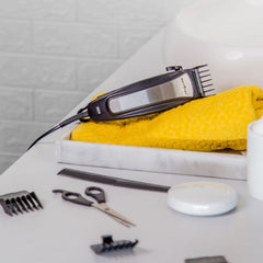 Máquina de Cortar Cabelo BCR22P Britânia Com 9 Acessórios Lâmina de Aço Inox 220V