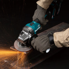 Esmerilhadeira Angular 125Mm Sem Fio 40V Resistência Água Motor BL Com Protetor GA008GZ Makita