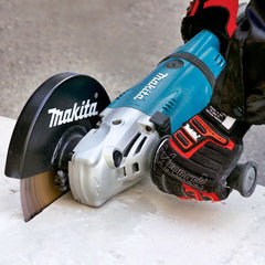 Esmerilhadeira Angular 180mm 7'' 2400W Metal 8500 RPM com Chave de Pino Punho Lat GA7030 220V Makita