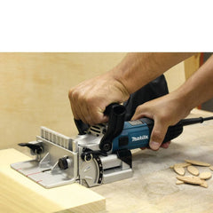 Fresador de Junção Industrial 710W Com Lâmina Guia Saco Coletor Protetor Maleta PJ7000 110V Makita