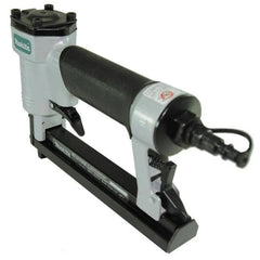 Grampeador Pneumático para Madeira e MDF 60 115 PSI Capacidade 100 Grampos AT1216AZ Makita