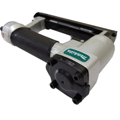 Grampeador Pneumático para Madeira e MDF 60 115 PSI Capacidade 100 Grampos AT1216AZ Makita