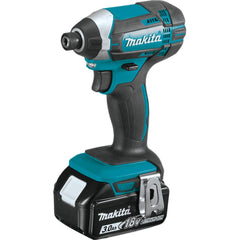 KIT Parafusadeira e Furadeira Impacto DHP482+DTD152 Com 2 Baterias Carregador Maleta DLX2131 Makita