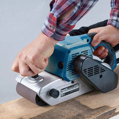 Lixadeira de Cinta Industrial 940W Com Lixa Apoio Coletor de Pó Placa de Carvão M9400B 127V Makita