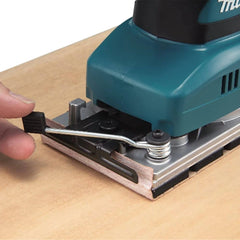 Lixadeira Orbital 190W Ideal para Madeira Metal Com Lixa Saco Coletor de Pó BO3710 110V Makita