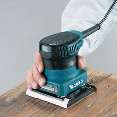 Lixadeira Orbital 170W Ideal para Madeira Metal Com 6 Folhas de Lixa BO4510H 220V Makita