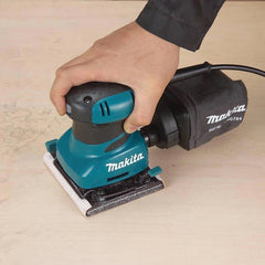 Lixadeira Orbital 200W Ideal para Madeira Metal 3 Folhas Lixa Saco Coletor de Pó BO4556 110V Makita