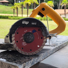 Serra Mármore WAP ESM1300 Cortes Precisos e Base de Metal, Troca Rápida de Escovas 1300W 127V