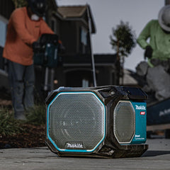Caixa de Som Portátil Rádio a Bateria Makita MR014GZ Bluetooth Resistente a Pó e Água Obra