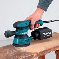 Lixadeira Roto Orbital 125Mm Industrial 300W Com Punho Lixa Saco Coletor de Pó BO5041 110V Makita