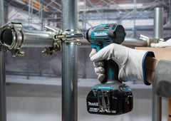 Parafusadeira de Impacto Makita 1/4 18V DTD173RTJ LXT 2 Baterias 5Ah Carregador Mak-pac 2