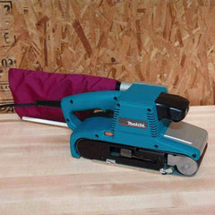 Lixadeira de Cinta 100Mm 1010W Ideal para Madeira Metal Com Coletor de Pó 9404 110V Makita