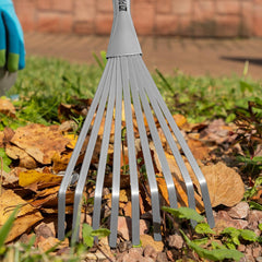 Vassoura Para Grama E Jardim 120 X 405 Mm 9 Dentes Cabo Emborrachado Palisad 630078