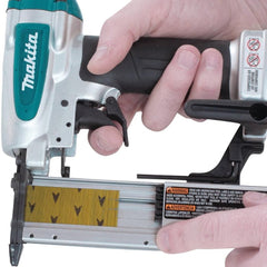 Pinador Pneumático 15 à 30Mm Capacidade 130PÇS Ideal para Madeira MDF AF353 Makita