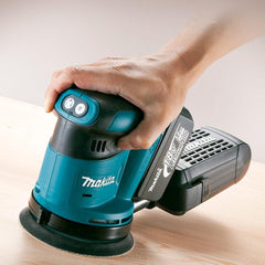 Lixadeira Roto Orbital 18V LXT Sem Fio Com 2 Baterias Carregador Maleta 125MM DBO180RFE Makita