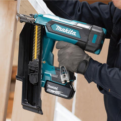Pregador de Estruturas Makita 18V DBN901ZK para Pregos 90mm Sem Bateria e Carregador
