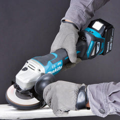 Esmerilhadeira Angular 125mm à Bateria 18V Bivolt Resistente Agua Poeira Adaptável DGA517Z Makita