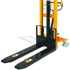 Empilhadeira Manual MEM 1.5 Ton x 1600 Menegotti