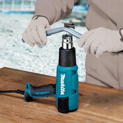 Soprador Térmico 1800W 600°C Com Maleta 2 Níveis de Temperatura e 3 Velocidades HG6030K 220V Makita