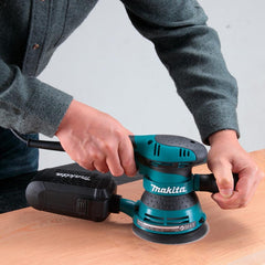 Lixadeira Roto Orbital 125Mm Industrial 300W Com Lixa Saco Coletor BO5040 110V Makita