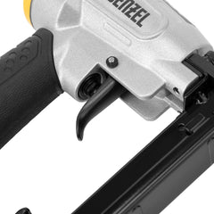 Grampeadora Pneumática 21GA 6-16mm 125 Grampos Alumínio Robusta Denzel PS8016