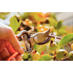 Tesoura de Poda Forjada Tramontina em Aço com Cabo Emborrachado 17mm Bypass para Jardinagem