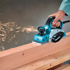Plaina Elétrica 82mm 3-1/4'' 620W com Calibrador Faca Guia Chave Soquete Madeira KP0800 220V Makita