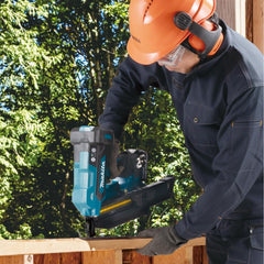 Pregador de Estruturas Makita 18V DBN901ZK para Pregos 90mm Sem Bateria e Carregador