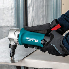 Tesoura Punção 1.6mm 550W Metal Aço 16 Ga Curso 1/4'' com Chaves e Punção JN1601 220V Makita
