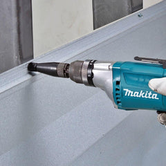 Parafusadeira 570W 2500 RPM Gesso 6 Níveis Torque com Iluminação e Porta Bit FS2700 220V Makita