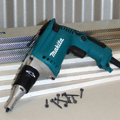 Parafusadeira Para Drywall Gesso 570W Torque 18N.m Com Porta Bit 2 Bits Phillips FS2200 220V Makita