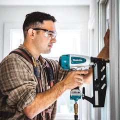 Pinador Pneumático 25 à 64Mm Capacidade 100PÇS Ideal para Madeira MDF AF601 Makita