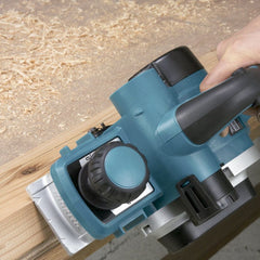 Plaina Elétrica 82Mm Industrial 1050W Conjunto Calibrador Guias 2 Facas Chave KP0810C 110V Makita
