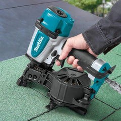 Pregador Pneumático 19 à 45Mm Capacidade 120PÇS Ideal para Madeira MDF AN454 Makita