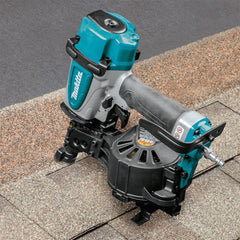 Pregador Pneumático 19 à 45Mm Capacidade 120PÇS Ideal para Madeira MDF AN454 Makita