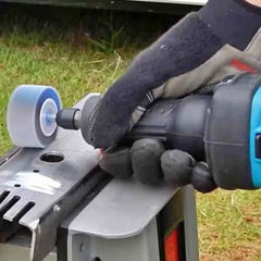 Retífica 6Mm 1/4'' Industrial 400W Ideal para Desbaste Com Chave e Pinça GD0601 127V Makita