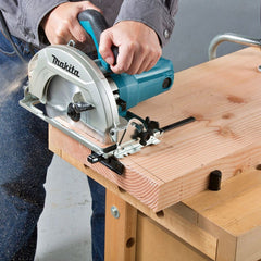 Serra Circular 185mm 1600W 5500 RPM Madeira Ajuste Angulo com Disco e Guia HS7010 220V Makita