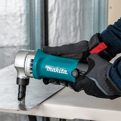 Tesoura Punção 1.6mm 550W Metal Aço 16 Ga Curso 1/4'' com Chaves e Punção JN1601 220V Makita
